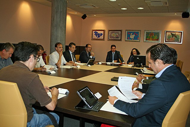 Agentes económicos, sociales y colegios profesionales se suman a la revisión de la Ley del Suelo regional - 1, Foto 1