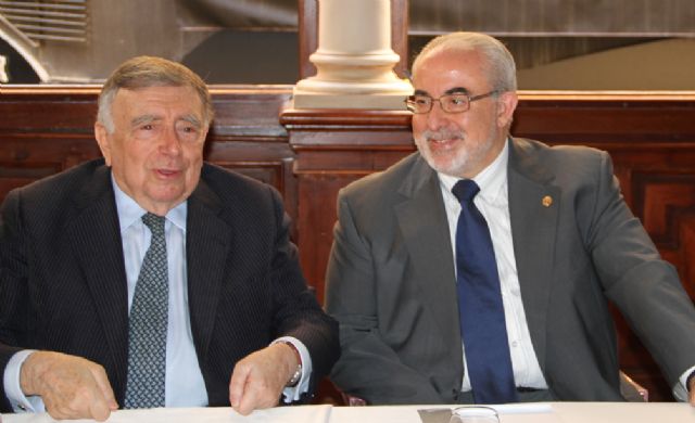 José Luis Mendoza acompaña a Luis María Anson en el Foro Nueva Murcia - 1, Foto 1