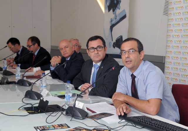 La Universidad de Murcia saca la ciencia de sus laboratorios a la calle en La Noche de los Investigadores - 1, Foto 1