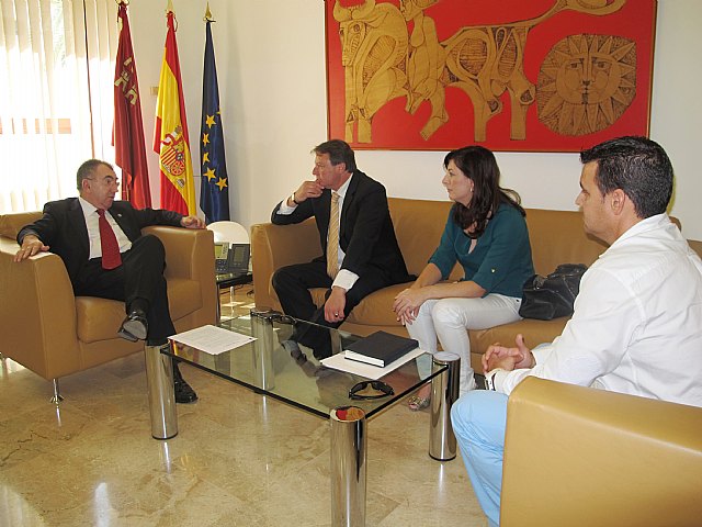 El consejero de Presidencia recibe al alcalde de Ceutí. - 1, Foto 1