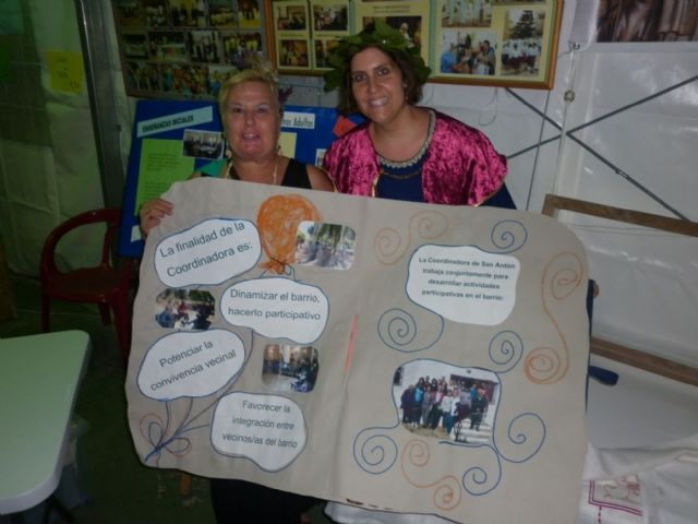 Las asociaciones de vecinos de San Antón y La Concepción se cuelan en el campamento festero - 2, Foto 2