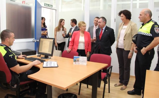 El consejero de Presidencia y la Alcaldesa inauguran las nuevas dependencias de la Policía Local de Puerto Lumbreras - 2, Foto 2