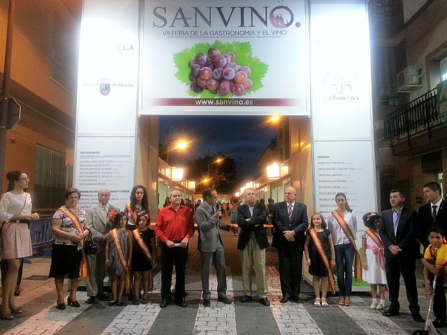 Cerdá destaca la consolidación de la Feria Gastronómica y del Vino de Santomera en la promoción de los productos agroalimentarios - 1, Foto 1