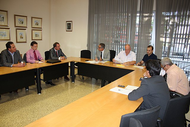 Comunidad y entidades financieras elaboran un plan para promocionar los convenios de financiación preferente al sector agrario regional - 1, Foto 1