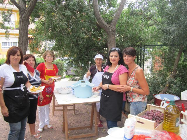La Asociacin de Vecinos Paco Rabal Celebr su Fiesta-Convivencia 2013, Foto 1