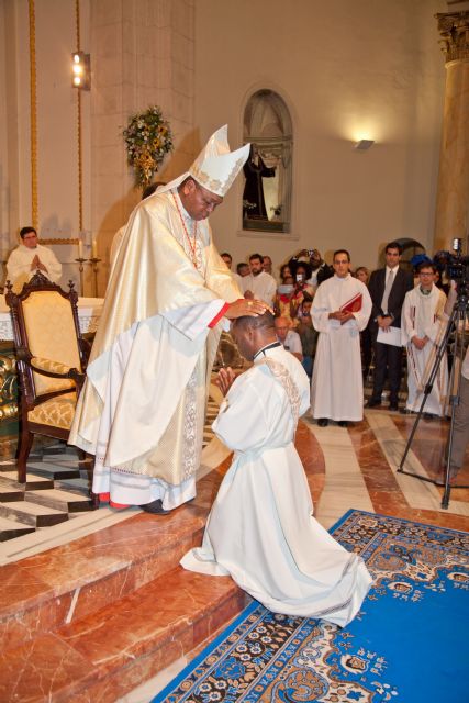 El Arzobispo de Abuja (Nigeria) ordena presbítero de la Diócesis de Cartagena a D. Kenneth Iloabuchi - 2, Foto 2