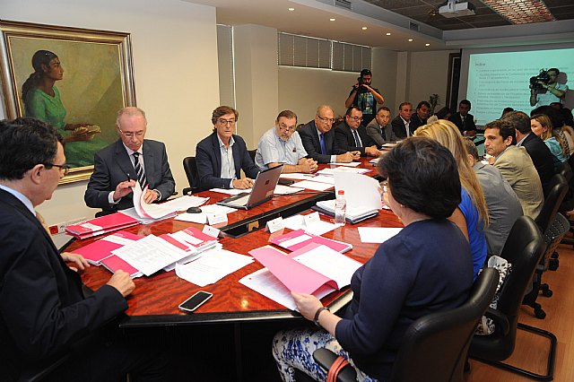 Gobierno regional y agentes sociales aúnan fuerzas para elaborar un plan que modernice y permita crecer al sector del comercio - 1, Foto 1