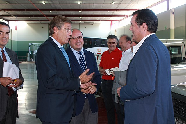 La Comunidad dona 51 vehículos para alumnos de Formación Profesional de 17 centros públicos de la Región - 2, Foto 2