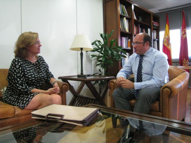 La alcaldesa de San Pedro del Pinatar se reúne con el consejero de Educación, Universidades y Empleo - 1, Foto 1
