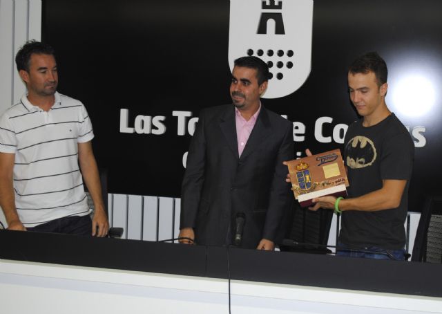 El torreño Carlos Fernández Macanás, reconocido en su municipio por su título nacional de motocross - 1, Foto 1