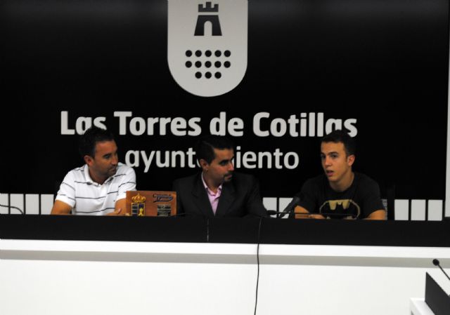 El torreño Carlos Fernández Macanás, reconocido en su municipio por su título nacional de motocross - 5, Foto 5