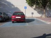Campaña de concienciación de la Policía Local de Archena para respetar los estacionamientos reservados a discapacitados
