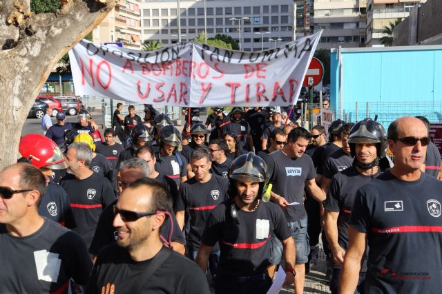 Los bomberos de la región de Murcia salen a la calle - 3, Foto 3