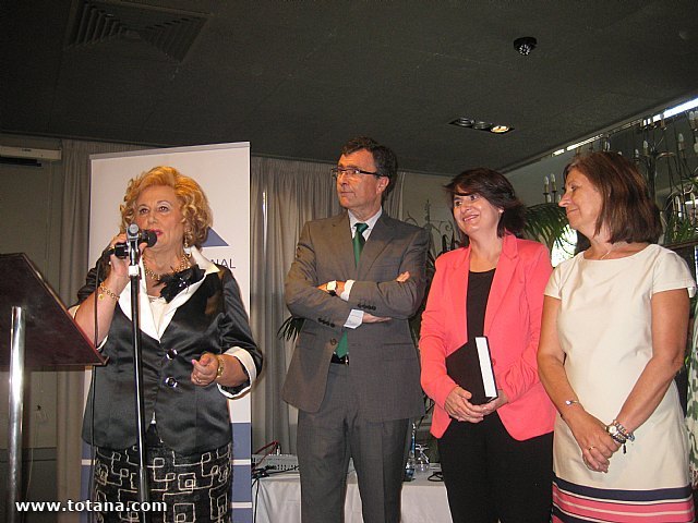 Autoridades municipales acompañan a la Asociación de Amas de Casa de Totana al acto de conmemoración del 50 aniversario de Thader Consumo - 1, Foto 1