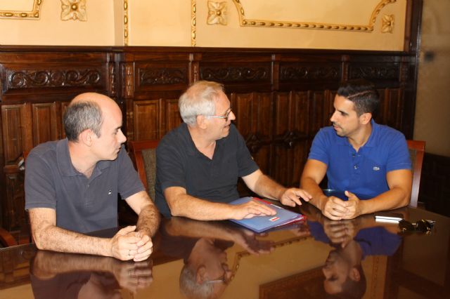 El concejal de Participación Ciudadana continúa con los trámites de hermanamiento con la ciudad italiana de Comiso - 1, Foto 1