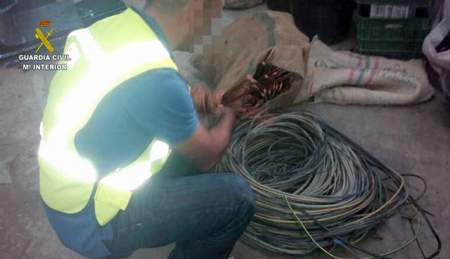 La Guardia Civil detiene a cuatro personas por la sustracción de cableado de cobre de alumbrado público en Cartagena - 2, Foto 2