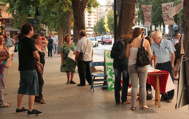 La Plataforma Pro-Referéndum para blindar las Pensiones recogió en la tarde de ayer 1.000 firmas - 1, Foto 1