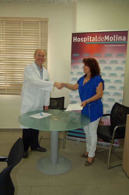Las integrantes de la Asociación de Mujeres de Alguazas podrán beneficiarse de descuentos en el Hospital de Molina - 1, Foto 1
