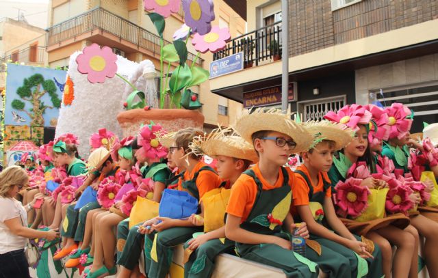 Luz y color con el tradicional Desfile de Puerto Lumbreras en el que han participado cerca de 30 carrozas y grupos de animación - 1, Foto 1