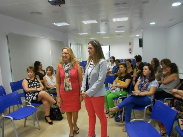 El Ayuntamiento y OMEP organizan un curso para que las mujeres se animen a emprender - 1, Foto 1