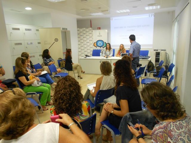 El Ayuntamiento y OMEP organizan un curso para que las mujeres se animen a emprender - 2, Foto 2