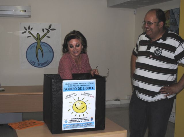 El Área Comercial Las Torres entrega los 2.000 euros de su campaña de verano - 2, Foto 2