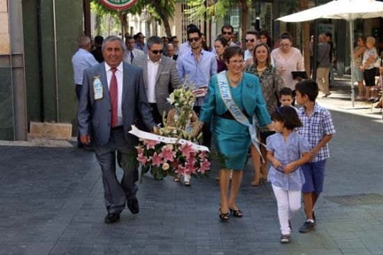 Cientos de flores para la Virgen del Rosario, Foto 2