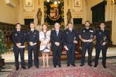 La Corporacin municipal recibe a la plantilla de la Polica Local para conmemorar su patrn, 'Los ngeles Custodios'