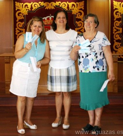 El Ayuntamiento de Alguazas premia a los usuarios del Carnet Cultural 2012 con entradas para presenciar la actuación de El Tricicle - 1, Foto 1