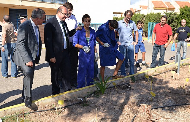 Educación destaca el trabajo para fomentar la interculturalidad del IES Europa de Águilas - 2, Foto 2