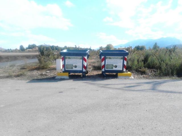 Los vecinos de la Pinosa ya disponen de contenedores municipales donde depositar la basura tras la retirada del Punto Limpio - 4, Foto 4