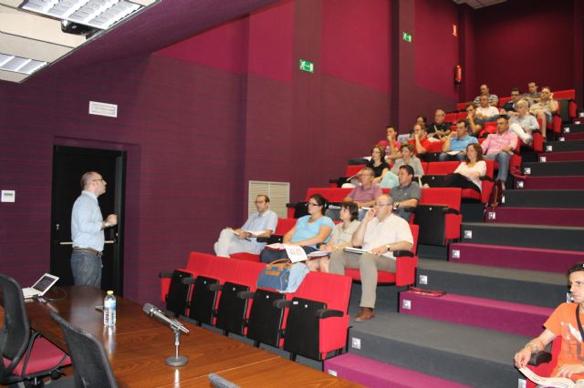 40 Jumillanos y Jumillanas asisten al taller gratuito Como promocionar tu negocio en redes sociales - 3, Foto 3