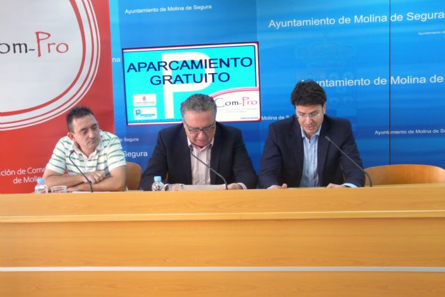 El Ayuntamiento de Molina de Segura y la Asociación COM-PRO promocionan el comercio local mediante las acciones Aquí, Parking gratuito y Tus compras te llevarán al cine - 2, Foto 2
