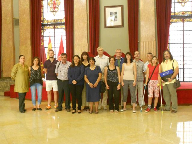 María Dolores Sánchez recibe a profesores participantes en un proyecto Comenius sobre el camino de Santiago - 1, Foto 1