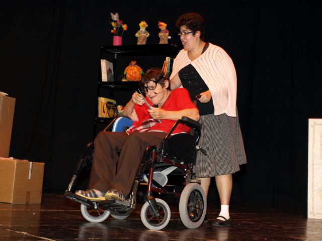  Escenas de la representación del grupo Candilejas del Centro para personas con discapacidad de Canteras, Foto 1