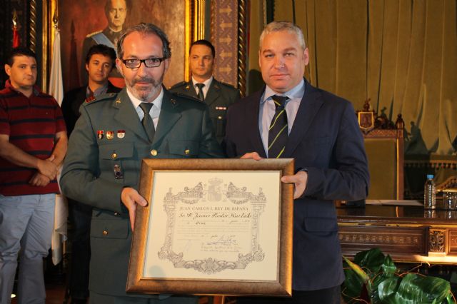 El Guardia Civil Javier Pastor recibe la Cruz de Plata del Mérito Civil, Foto 2