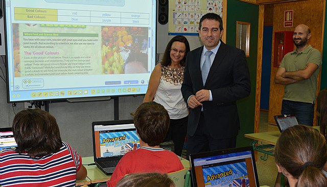 Educacin facilita que 1.230 alumnos de 1 de la ESO reciban su formacin ntegramente en formato digital, Foto 1