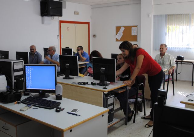 Las Torres de Cotillas acoge un curso de iniciación a la informática e internet de 60 horas - 1, Foto 1