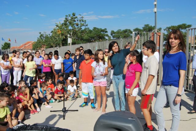 Izada de Bandera para celebrar la Fiesta Nacional - 2, Foto 2