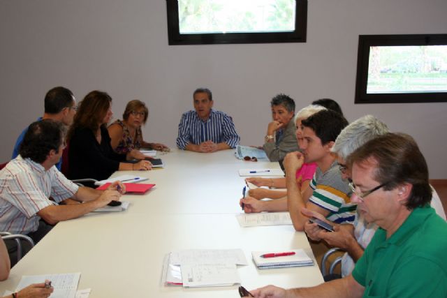 Reunión de la comisión creada para estudiar las acciones a desarrollar para atender a los colectivos más desfavorecidos - 2, Foto 2