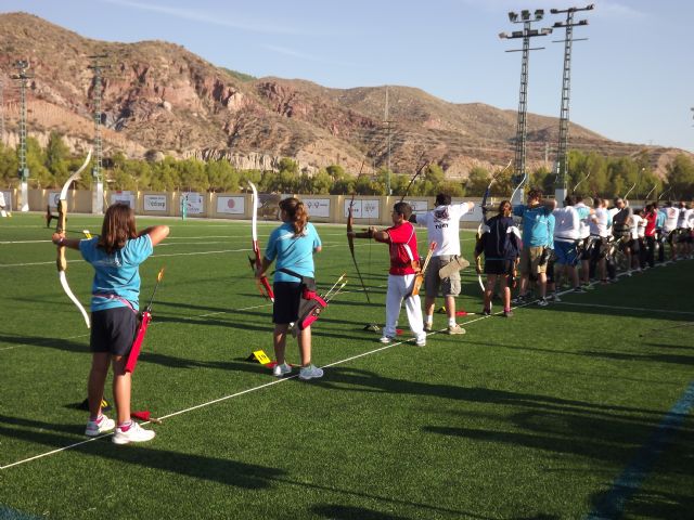 67 arqueros participan en el VI Trofeo de Tiro con Arco el que se consiguió el récord regional en Arco Estándar - 1, Foto 1