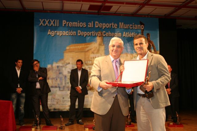 El alcalde y el concejal de Deportes acompañan al Montesinos CFS y a Juan Francisco Gea en los XXXII Premios al Deporte Murciano - 3, Foto 3