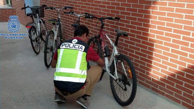La Policía Nacional detiene a seis jóvenes que robaban bicicletas en Murcia - 2, Foto 2