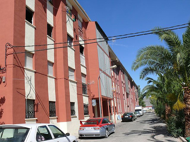 Obras Públicas realizará diversas actuaciones de mejora en las viviendas de promoción pública MOPU de Jumilla - 1, Foto 1