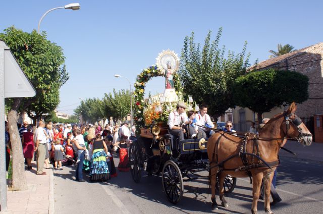 La Virgen del Pilar disfrutó un año más de sus Fiestas en el barrio torreño de La Florida - 1, Foto 1