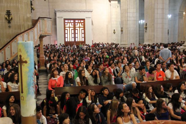 Más de 2.500 jóvenes han participando hoy en el VI Encuentro de Alumnos de Religión Católica celebrado en Yecla, Foto 4
