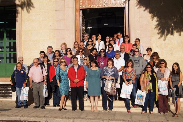 La alcaldesa de Totana recibe a los participantes del I Encuentro Iberoamericano de Enfermedades Raras - 1, Foto 1