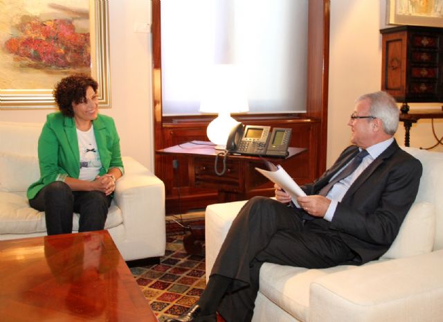 Primera reunión de la Alcaldesa de Puerto Lumbreras con el Presidente Valcárcel para analizar proyectos de dinamización en el municipio - 1, Foto 1