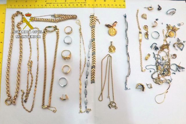 La Guardia Civil desmantela una banda juvenil tras la investigación del robo en una vivienda de Cieza - 1, Foto 1