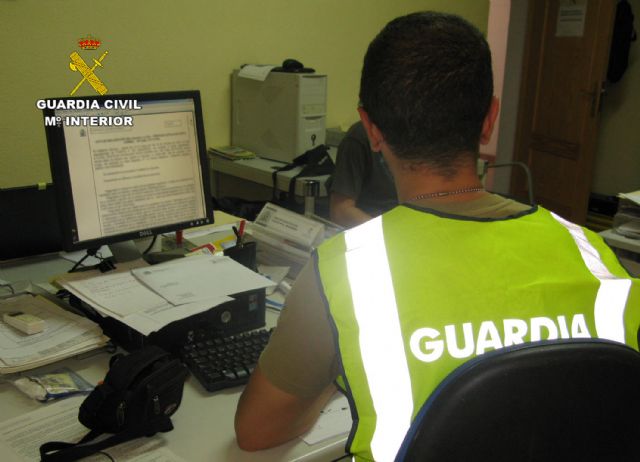 La Guardia Civil desmantela un grupo criminal que se hacía pasar por instaladores de suministros para robar en viviendas - 2, Foto 2